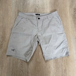 Arc'Teryx Atlin Chino 10" Shorts Mens 34 Tan Climbing Hiking Performance